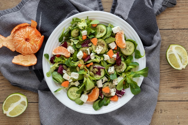 Gurkensalat mit Avocado