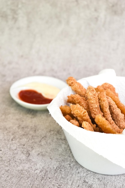 Gebackene Fischstäbchen aus der Heißluftfritteuse